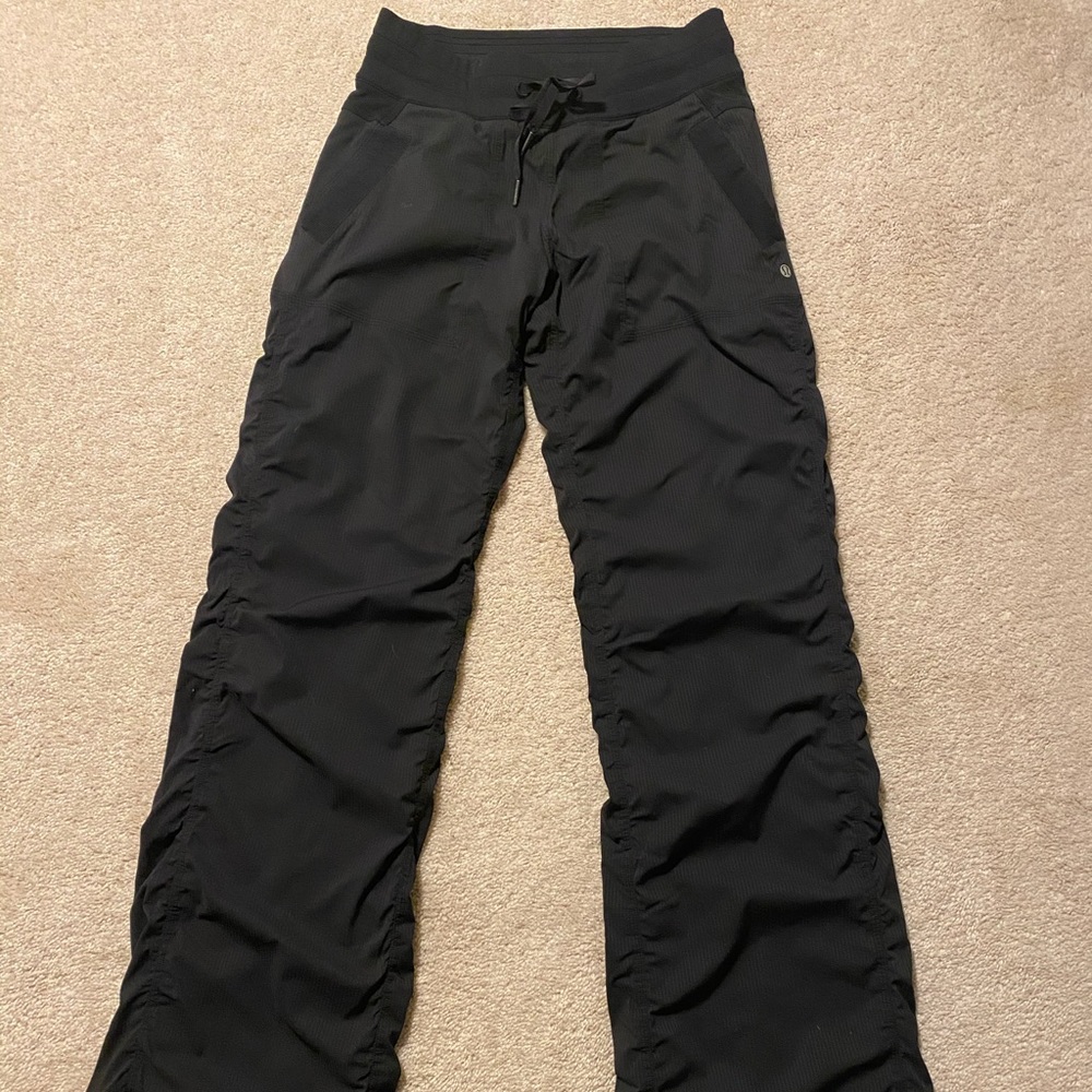 Lululemon black 6 Tall studio pants lined